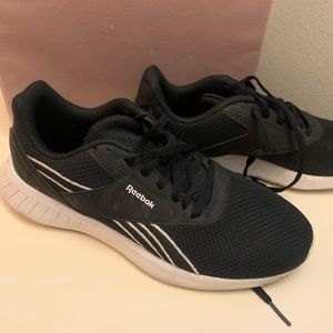 Women’s Size 8 Reebok Sneakers